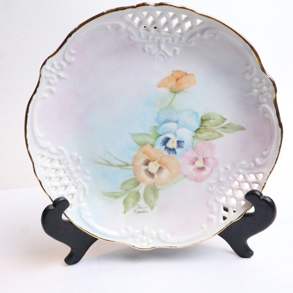Antique Hand-painted Cabinet Plate Signed Floral Pansy Motif Lattice Border